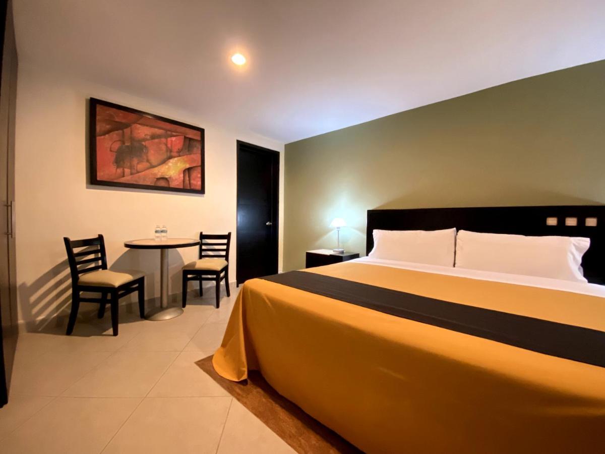 Hotel Escala Puebla Centro Екстер'єр фото