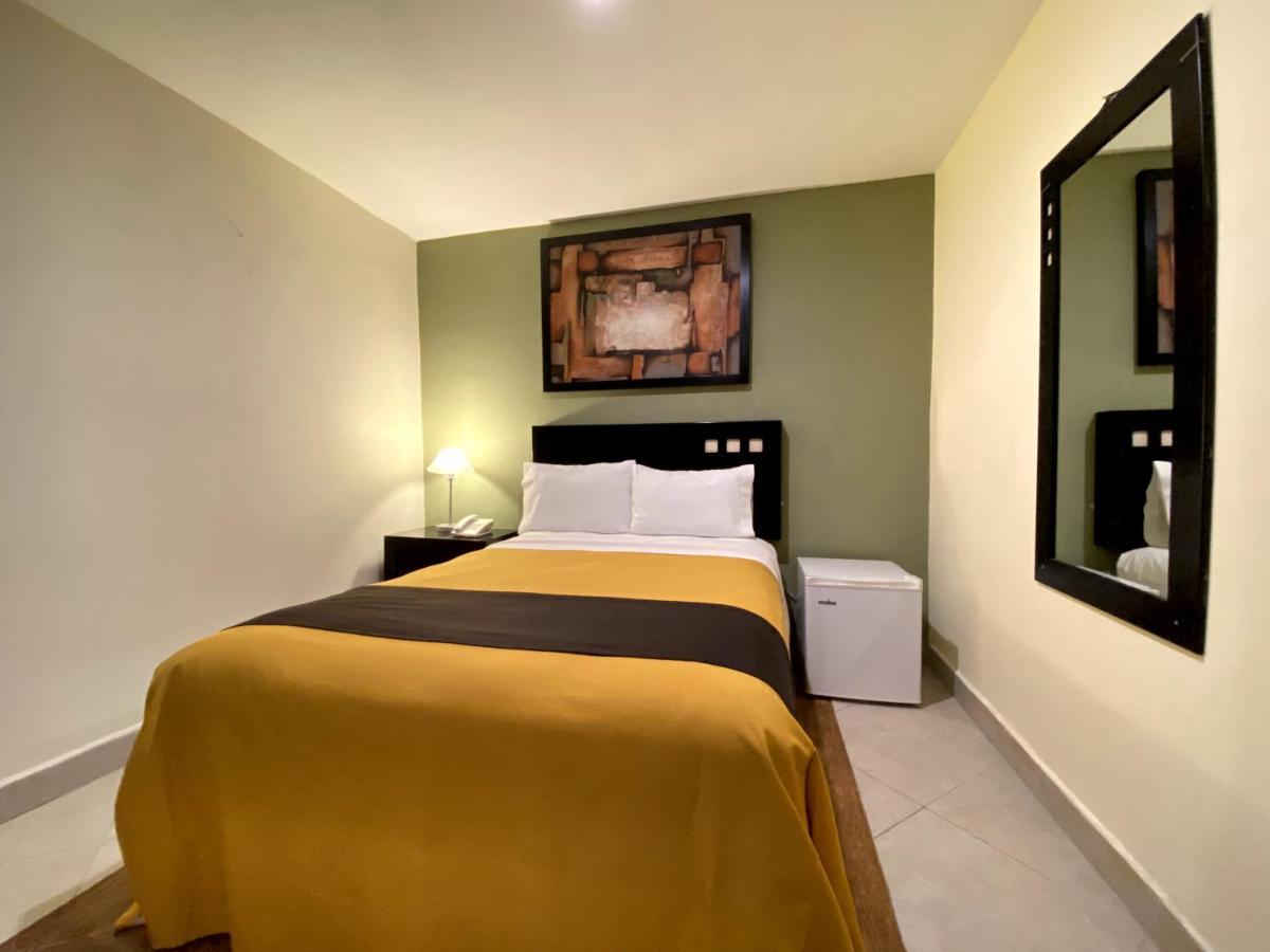 Hotel Escala Puebla Centro Екстер'єр фото